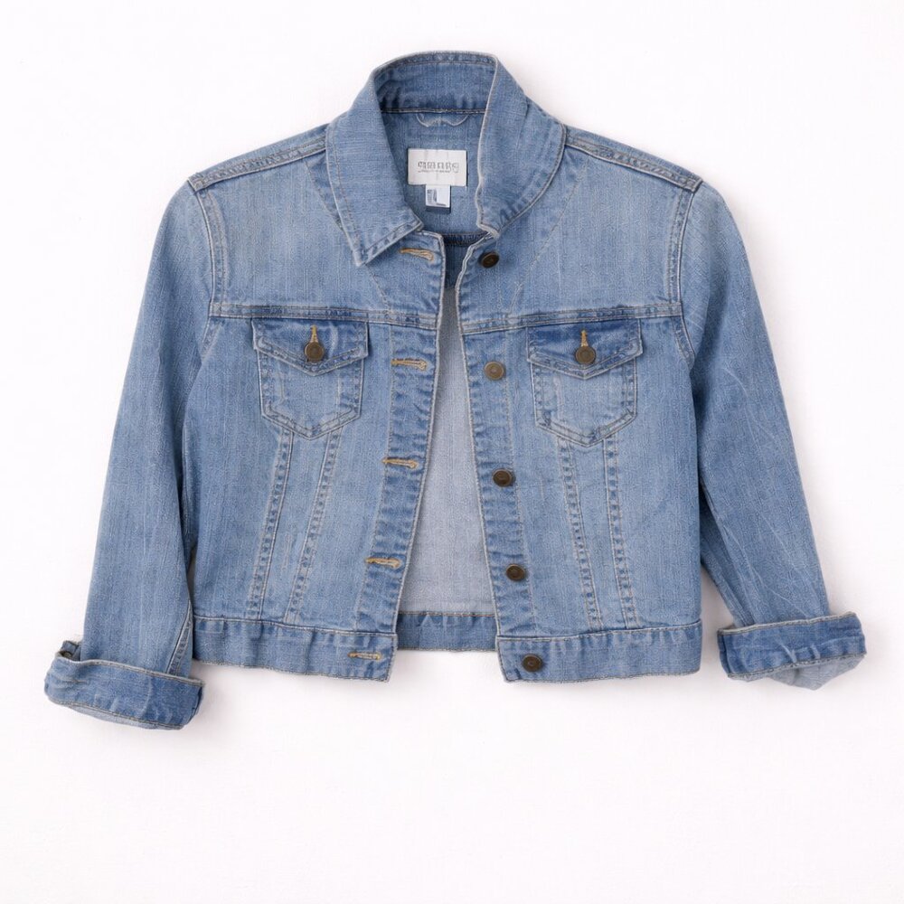 Forever 21 Cropped Denim Trucker Jacket Light Wash Distressed Size S